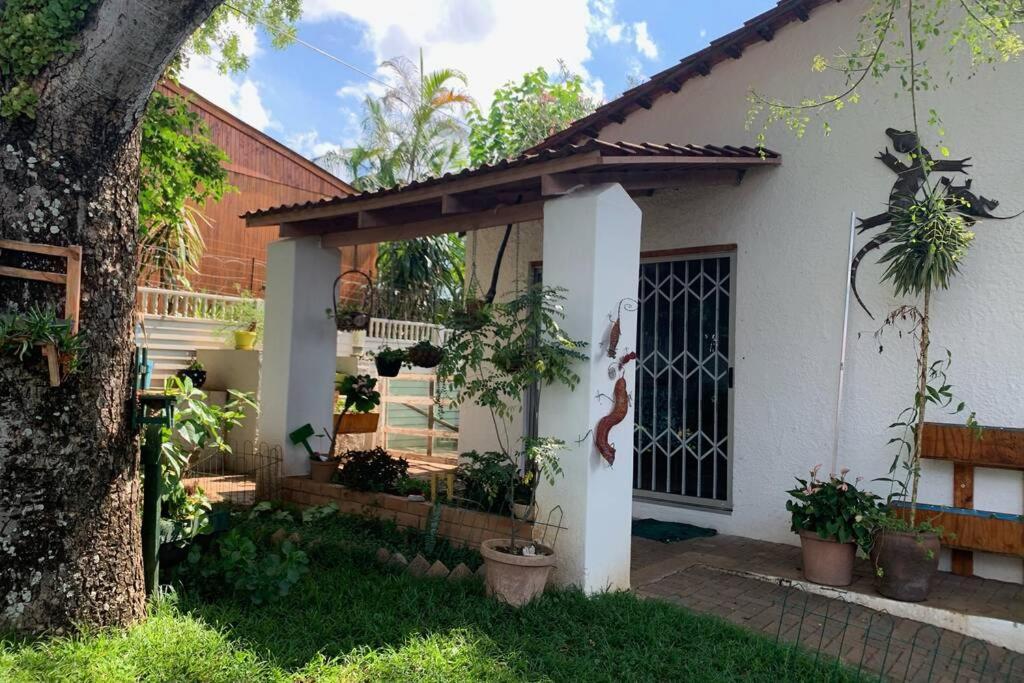 Plum Cottage Mbombela Екстериор снимка